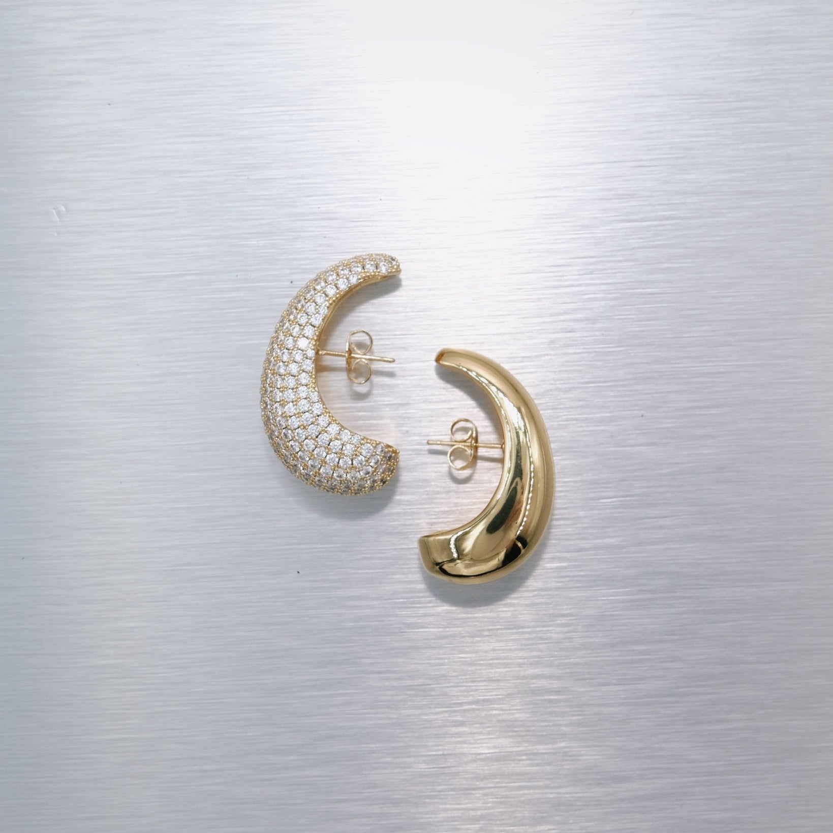 billion-avenue-bulb-diamond-clou-d-oreille-dor-zirconia image 6