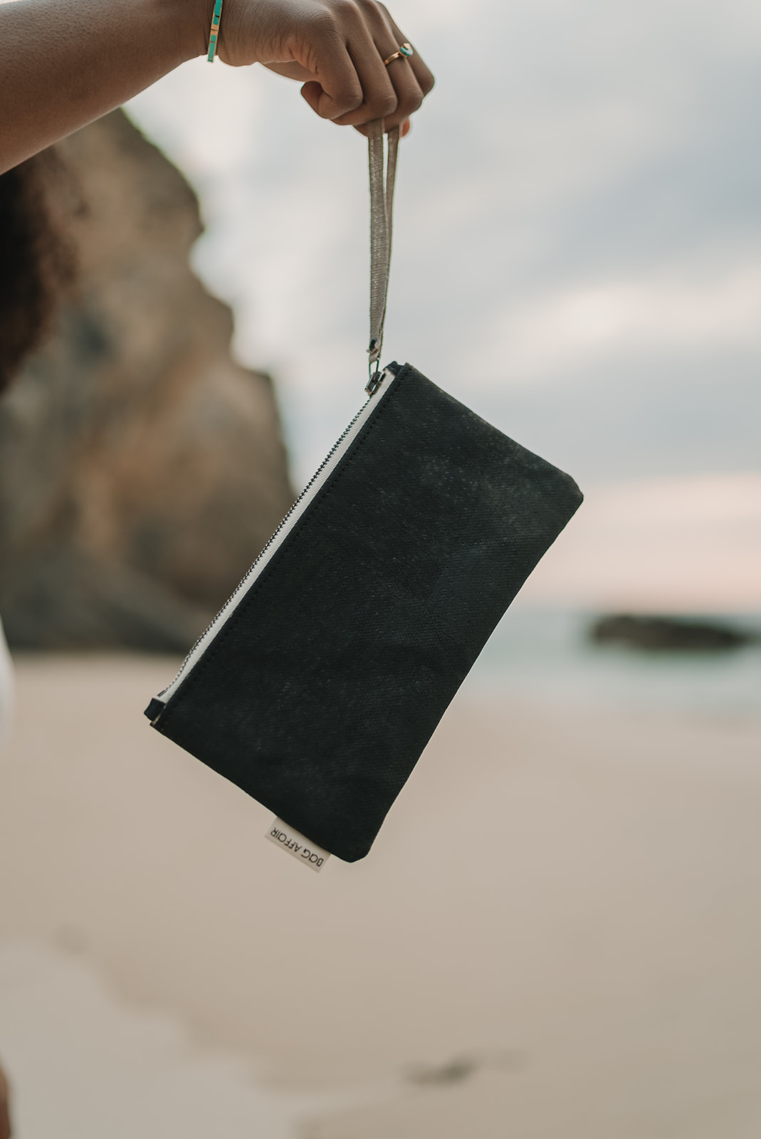bag-affair-pochette-bracelet-li-ge-vegan-made-in-france image 3