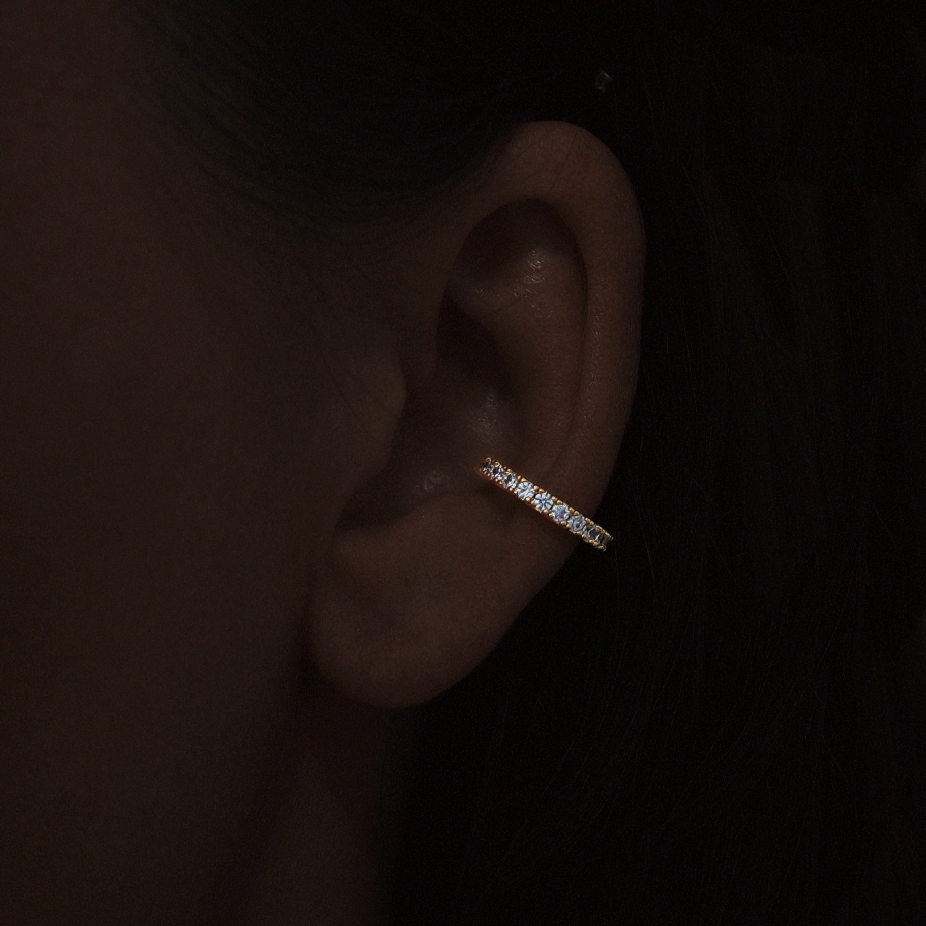 billion-avenue-classic-diamond-earcuff-dor-strass-10-mm image 6
