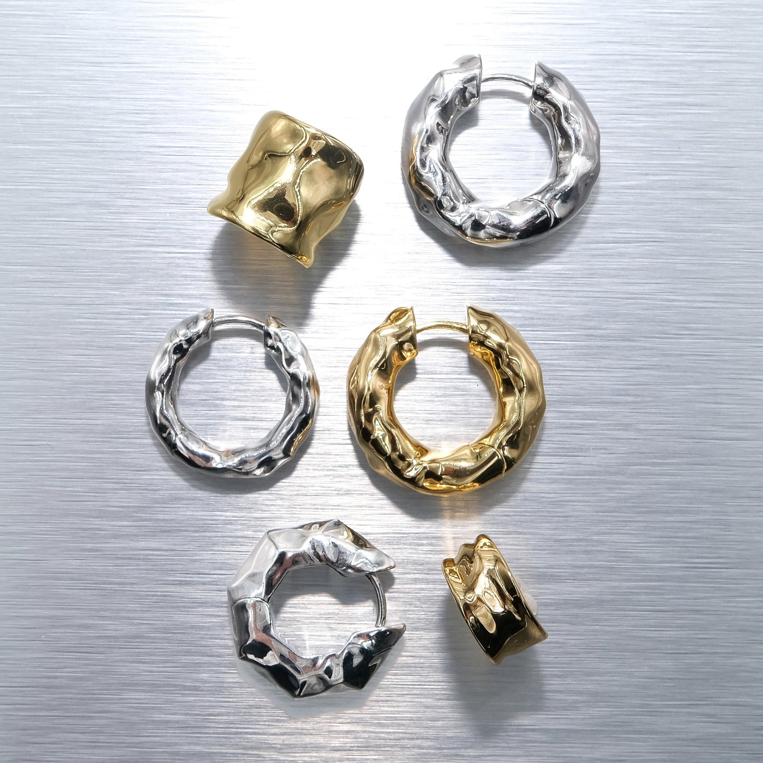 billion-avenue-chunky-kos-molten-boucle-dor-e-23-mm image 3